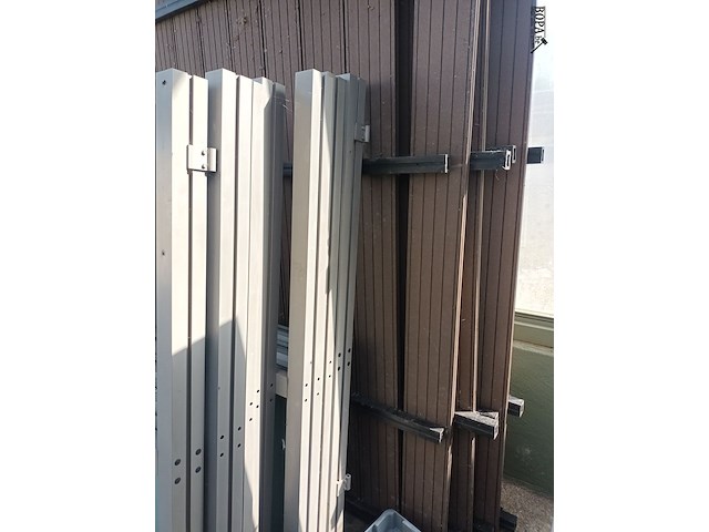 Lot 160 - terraswanden en vloer - afbeelding 3 van  4