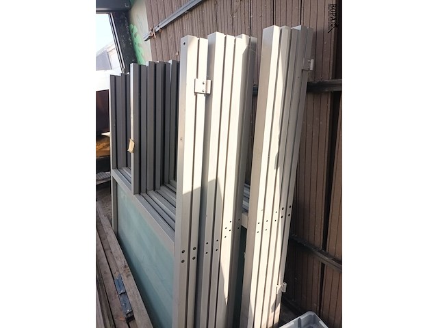 Lot 160 - terraswanden en vloer - afbeelding 4 van  4