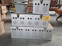Lot 160 - vintage aluminium duivenmanden voor transport postduiven - 3 - afbeelding 1 van  3