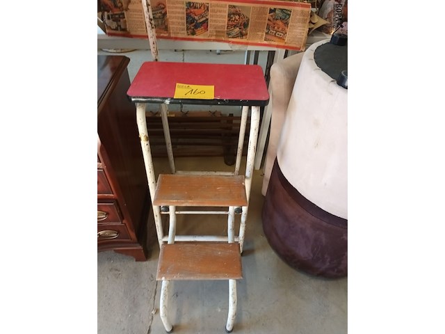 Lot 160 - vintage keukentrap - afbeelding 1 van  2