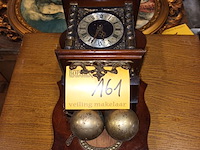 Lot 161 - antieke wandklok