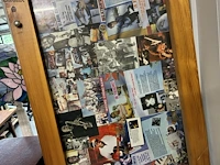 Lot 161 - grote houten wandlijst met collage blues/jazz - afbeelding 4 van  5