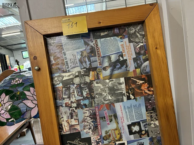 Lot 161 - grote houten wandlijst met collage blues/jazz - afbeelding 5 van  5
