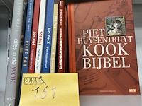 Lot 161 - lot boeken 'piet huysentruyt' - 8 stuks