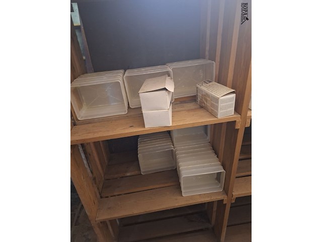 Lot 161 - slagroomspuiten en ijscrème bakjes - afbeelding 2 van  3