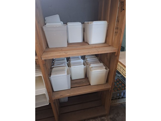 Lot 161 - slagroomspuiten en ijscrème bakjes - afbeelding 3 van  3