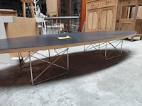Lot 161 - vitra eames elliptical table etr - 'surfboardtable' door cha - afbeelding 2 van  7
