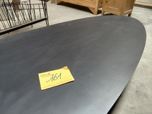 Lot 161 - vitra eames elliptical table etr - 'surfboardtable' door cha - afbeelding 3 van  7