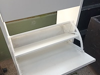 Lot 161 - witte schoenenkast - afbeelding 2 van  2