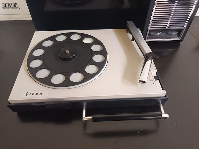 Lot 162 - draagbare platenspeler siera - afbeelding 2 van  4