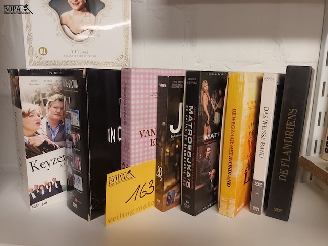 Lot 163 - dvd boxen. 9 stuks - afbeelding 1 van  5