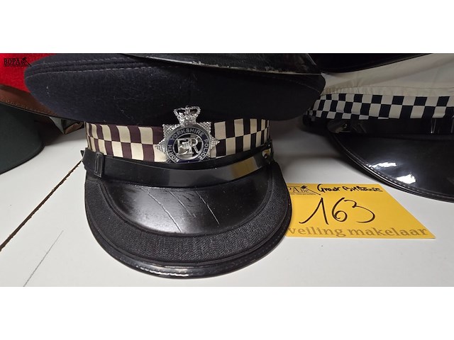 Lot 163 - groot btittanië 4 kepies + 2 vrouwelijke - afbeelding 2 van  7