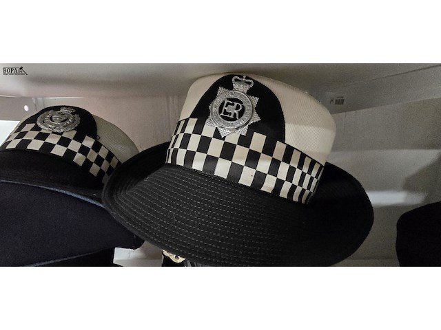 Lot 163 - groot btittanië 4 kepies + 2 vrouwelijke - afbeelding 7 van  7