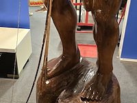 Lot 163 - levensgrote krijger met hert - afbeelding 2 van  6