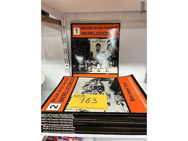 Lot 163 - lot boeken 'belgië in de tweede wereldoorlog' - afbeelding 1 van  4