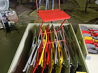 Lot 163 - metalen klapstoelen ikea. 15 stuks - afbeelding 1 van  4