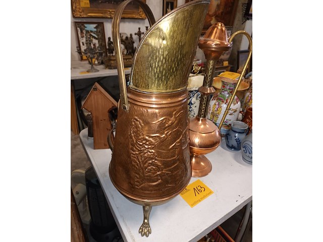 Lot 163 - paraplubak en kan in koper. 2 stuks - afbeelding 2 van  4