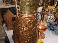 Lot 163 - paraplubak en kan in koper. 2 stuks - afbeelding 2 van  4