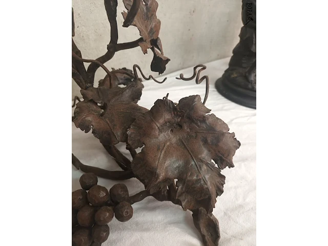 Lot 163 - smeedwerk druivenrank - afbeelding 4 van  5