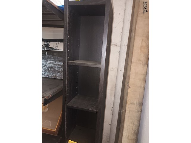 Lot 163 - zwarte kolomkast - afbeelding 2 van  2