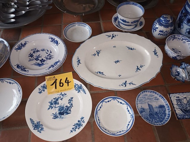 Lot 164 - antiek wit-blauw porselein. 22 stuks - afbeelding 3 van  4