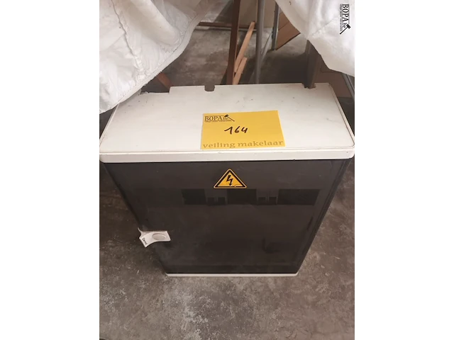 Lot 164 - elektriciteitskast - afbeelding 1 van  3