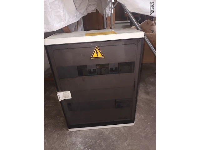 Lot 164 - elektriciteitskast - afbeelding 2 van  3