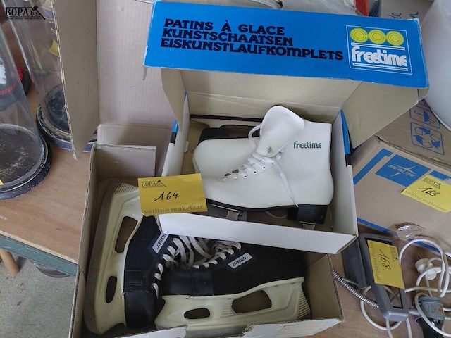 Lot 164 - kunstschaatsen vintage bauer en freetime canada origineel in - afbeelding 1 van  3