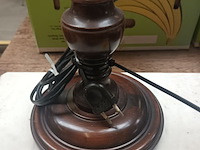 Lot 164 - lampedaire in houtdraaiwerk - afbeelding 2 van  3