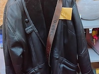 Lot 164 - lederen imitatiebont - l - man - afbeelding 1 van  4