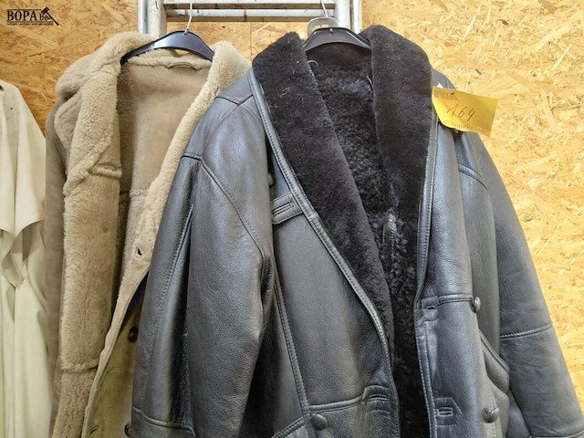 Lot 164 - lederen imitatiebont - l - man - afbeelding 2 van  4