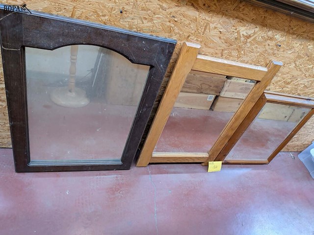 Lot 164 - lot spiegels houten omkadering - afbeelding 1 van  4