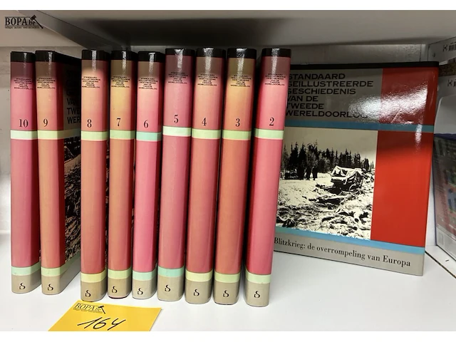 Lot 164 - reeks geschiedenisboeken 'tweede wereldoorlog' - 10 stuks - afbeelding 1 van  4
