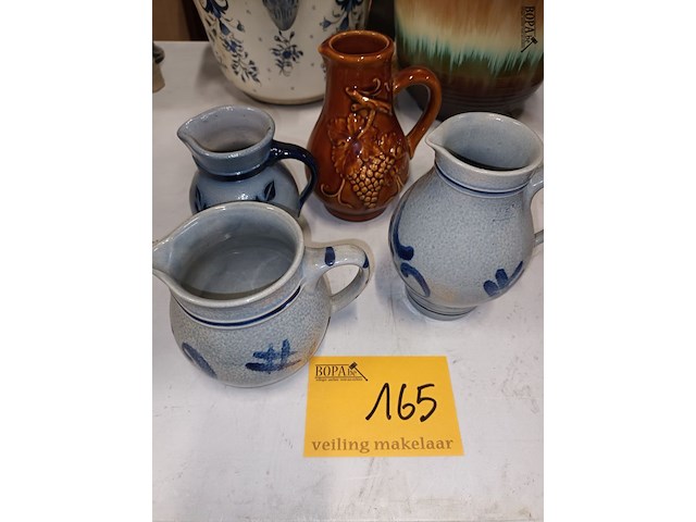 Lot 165 - aardewerk kruiken. 4 stuks - afbeelding 1 van  8