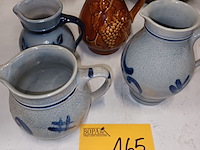 Lot 165 - aardewerk kruiken. 4 stuks - afbeelding 1 van  8
