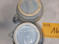 Lot 165 - aardewerk kruiken. 4 stuks - afbeelding 4 van  8