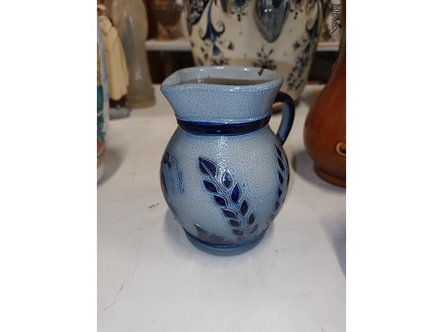 Lot 165 - aardewerk kruiken. 4 stuks - afbeelding 5 van  8