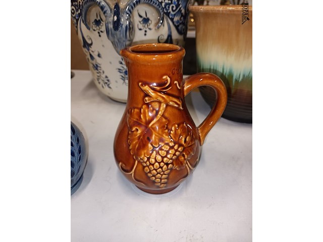 Lot 165 - aardewerk kruiken. 4 stuks - afbeelding 7 van  8