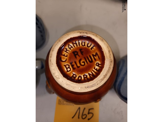 Lot 165 - aardewerk kruiken. 4 stuks - afbeelding 8 van  8