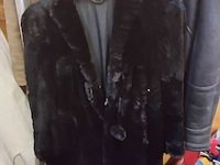 Lot 165 - bontjas dames zwart - afbeelding 2 van  2