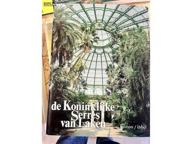 Lot 165 - de koninklijke serres van laken - afbeelding 1 van  5