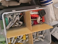 Lot 165 - lot bevestigingsmateriaal, pluggen, vijzen, nagels... - afbeelding 2 van  6