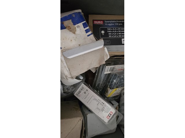 Lot 165 - lot bevestigingsmateriaal, pluggen, vijzen, nagels... - afbeelding 3 van  6