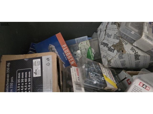 Lot 165 - lot bevestigingsmateriaal, pluggen, vijzen, nagels... - afbeelding 4 van  6