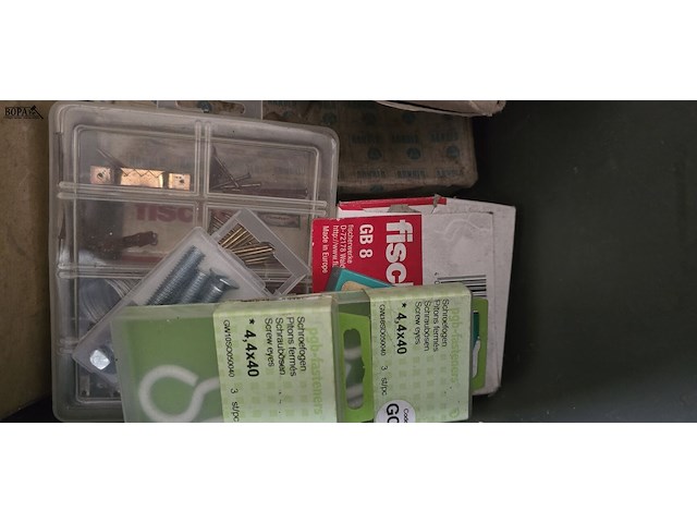 Lot 165 - lot bevestigingsmateriaal, pluggen, vijzen, nagels... - afbeelding 5 van  6