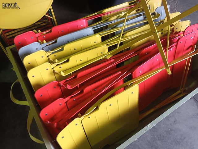 Lot 165 - metalen klapstoelen ikea. 15 stuks - afbeelding 2 van  4