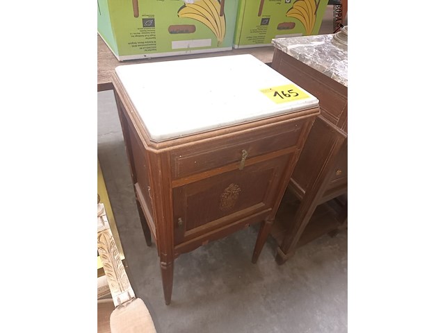 Lot 165 - nachtkastje met marmeren blad - afbeelding 2 van  4