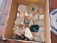 Lot 165 - stenen en mineralen - afbeelding 1 van  4