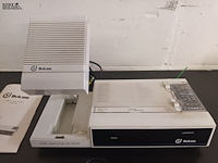 Lot 165 - wekkerradio. 2 stuks - afbeelding 2 van  5