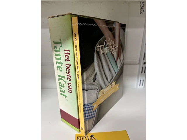Lot 166 - boeken 'tante kaat' - afbeelding 1 van  2